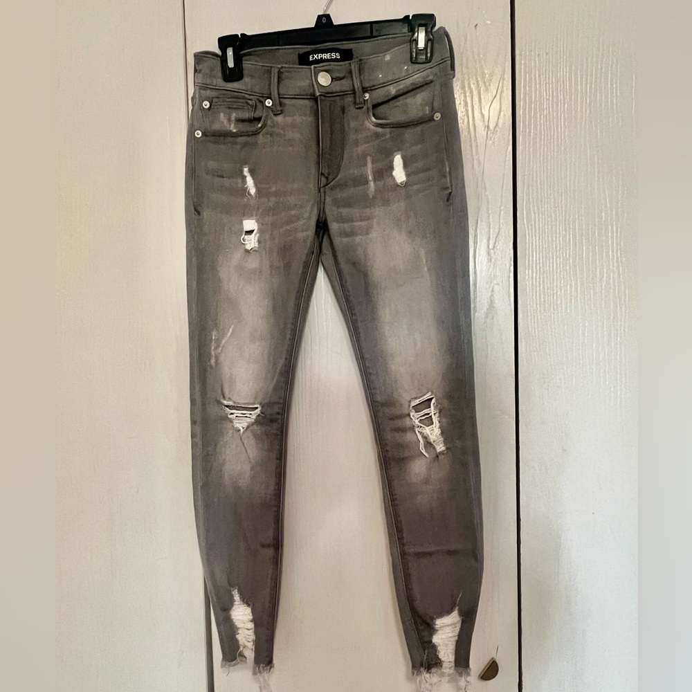 Express gray distressed skinny Jean